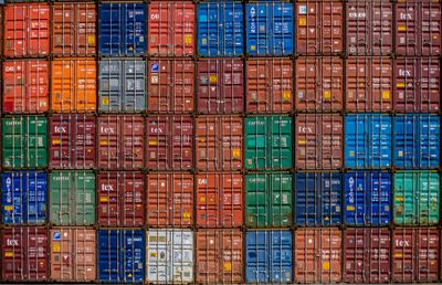 How Docker Containers simplify Microservice management and deployment